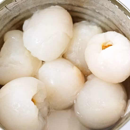 フルーツジャム 甘いライチを軽い/強いシロップで保存し、簡単に開けられるリトグラフ付きの緑色の缶に入っています - 福建省の最高の製品